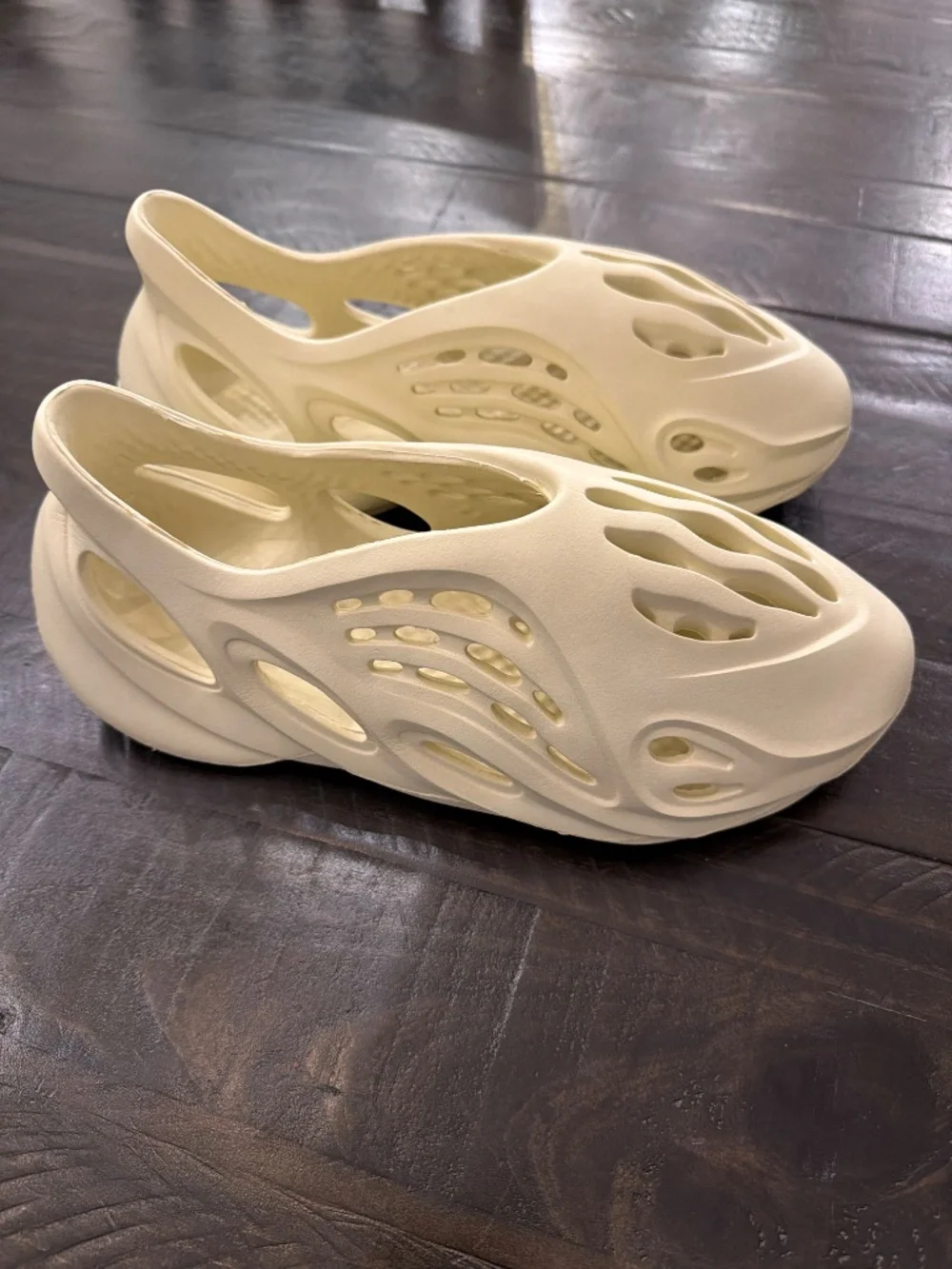 Men’s size 10 Yeezy Foam Runner